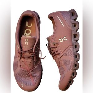Women’s size 10 ON Cloud Running Monochrome Sneakers (Mauve/maroon)